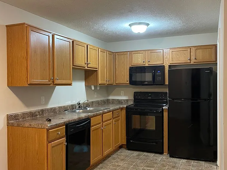 343 Upper Stone Ave #C — Photo 6