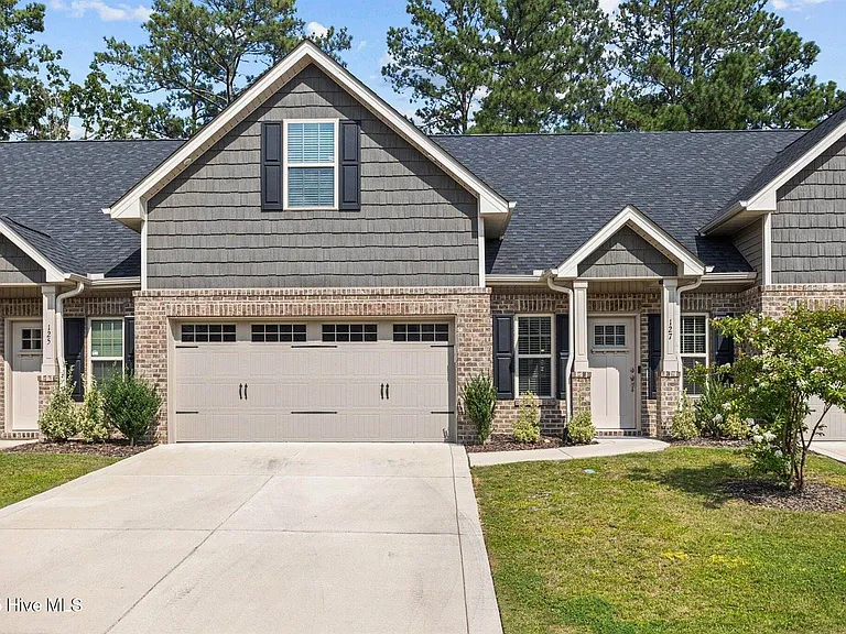 127 Lark Dr — Photo 6