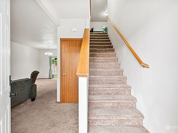 4th image of 1729 203rd Street Ct E