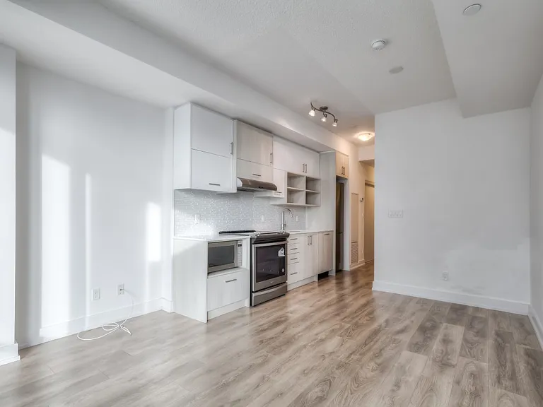 150 Fairview Mall Dr #603 — Photo 1