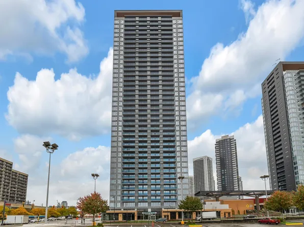 13615 Fraser Hwy #909, Surrey, BC V3T 0P7