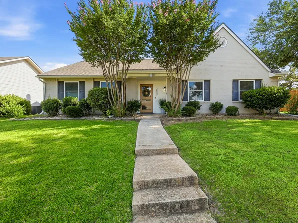 2837 Dickens Ln, Flower Mound, TX 75028