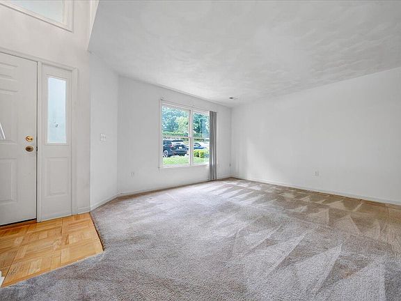 2nd image of 4723 Oakcliff Dr