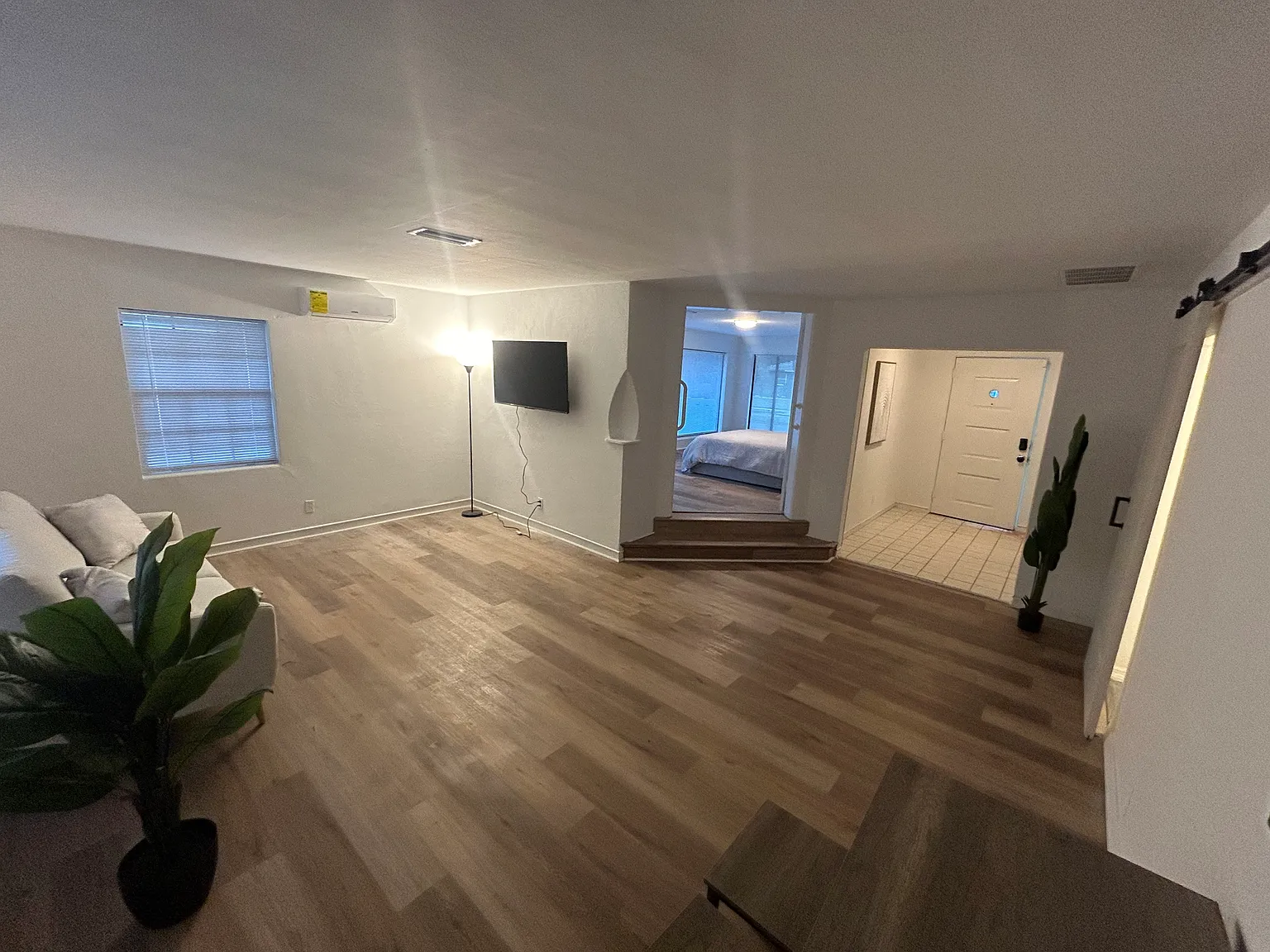 1 bed, 700 sqft, $1,290 — Photo 3