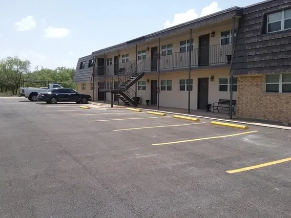 106 Fairway Dr #1, Ozona, TX 76943