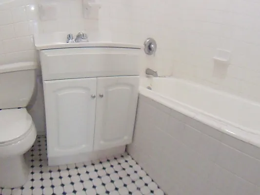 Rented by City Connections Realty | media 24