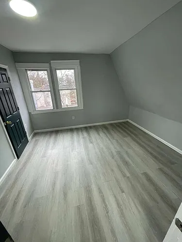 102 Vermont Ave Photo 1