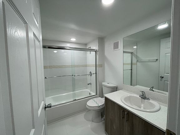 5th image of 19255 NE 10th Ave #216