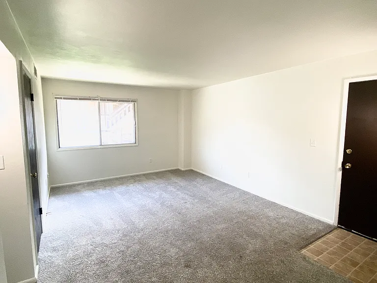 Carriage Hill Apartments — Photo 22
