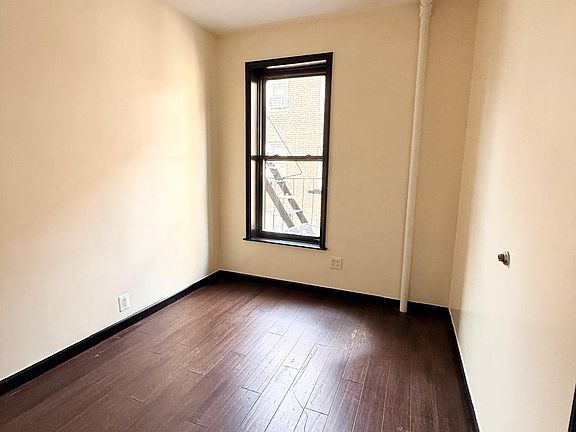 3rd image of 328 E 78th St APT 20