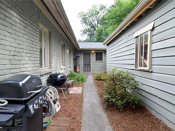 5th image of 3351 Raymond Dr