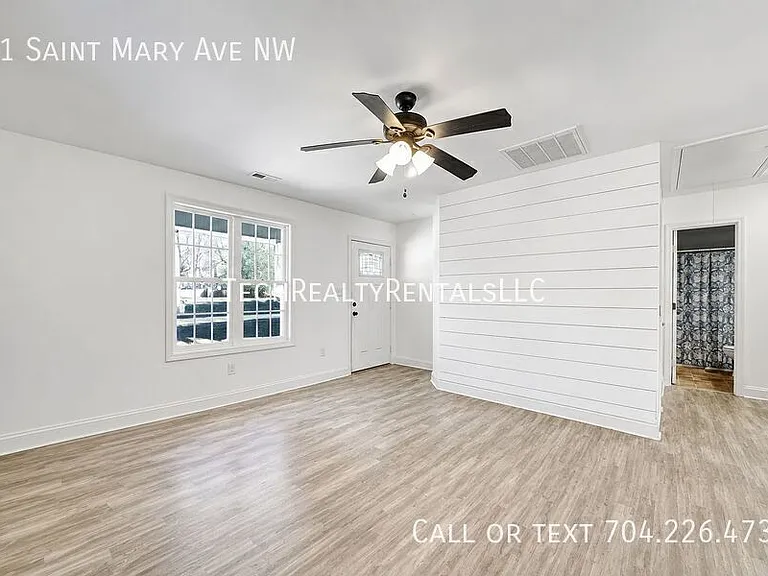 41 Saint Mary Ave NW — Photo 4