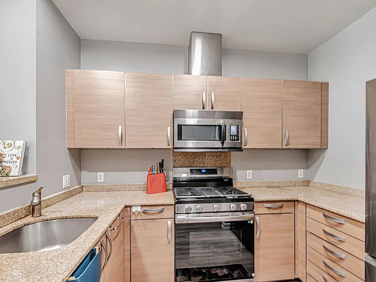 1 Mandalay Pl #1808 — Photo 7