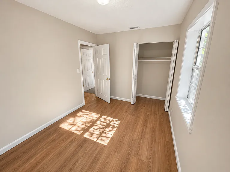 4028 Loys Dr — Photo 9