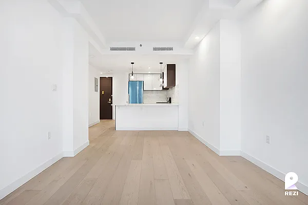 Rented by REZI | media 2