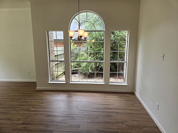 4th image of 4440 Carolina St