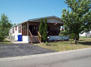 1348 Fernwood Dr, Lockport, NY 14094