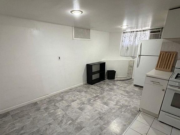 2nd image of 1917 Haight Ave #1