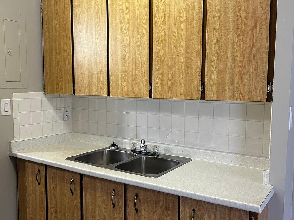 1st image of 652 Macdonald Ave #406