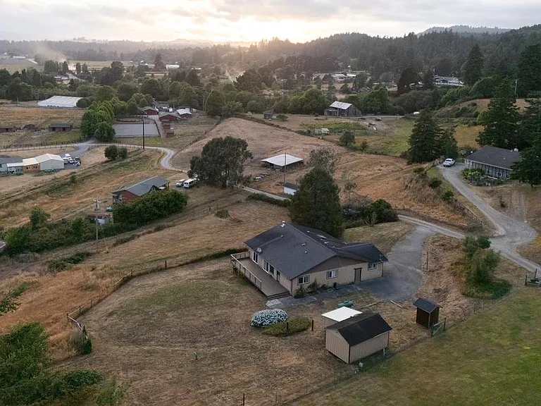 165 Sunny Slope Ln — Photo 3