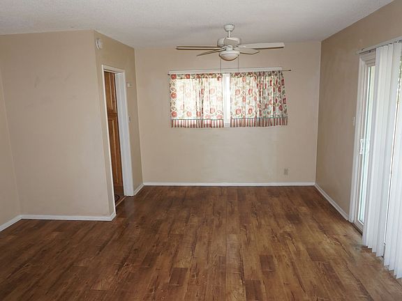 4th image of 2454 Balfour Ave