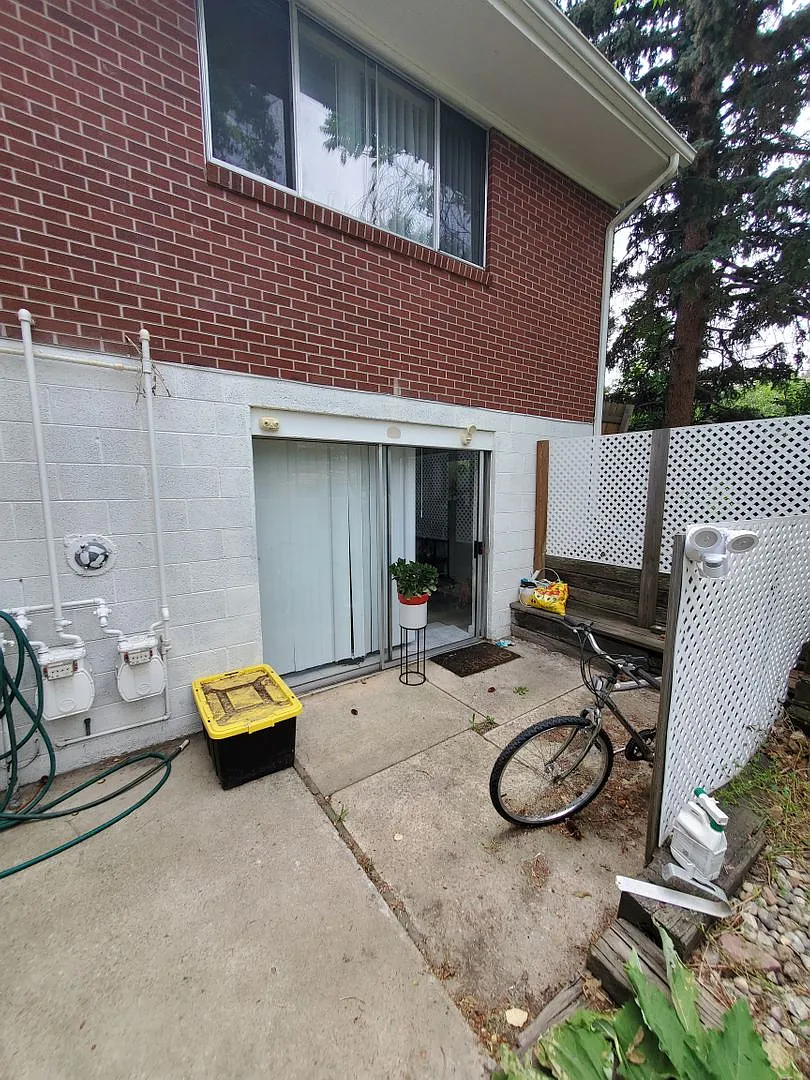 Alpine Ave (Triplex) — Photo 1