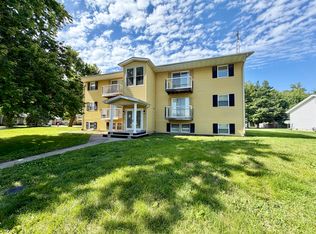 801 Deerfield Rd APT 2, Chatham, IL 62629