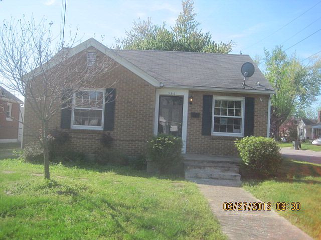 1st image of 900 E 21st St