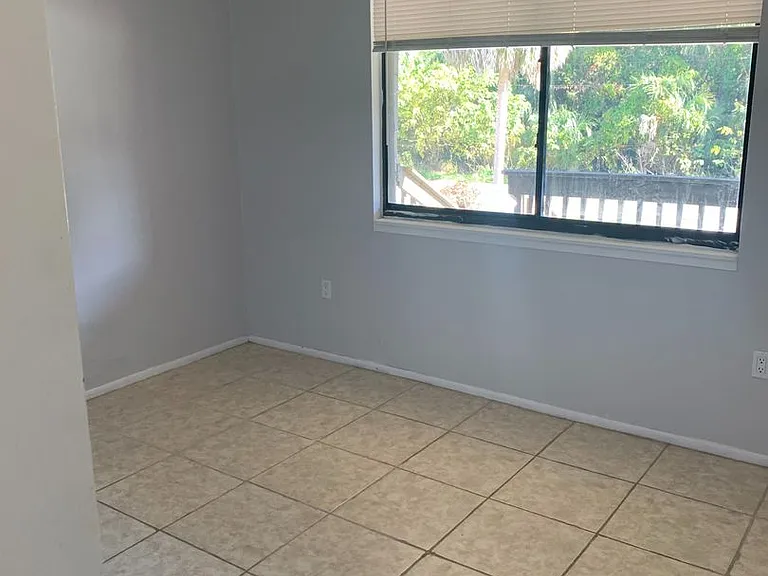 2522 S Oak Ave — Photo 11