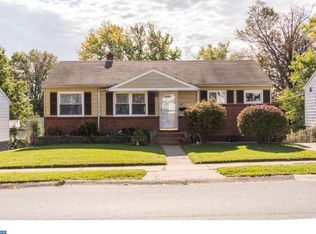 14 Chesterfield Dr, New Castle, DE 19720
