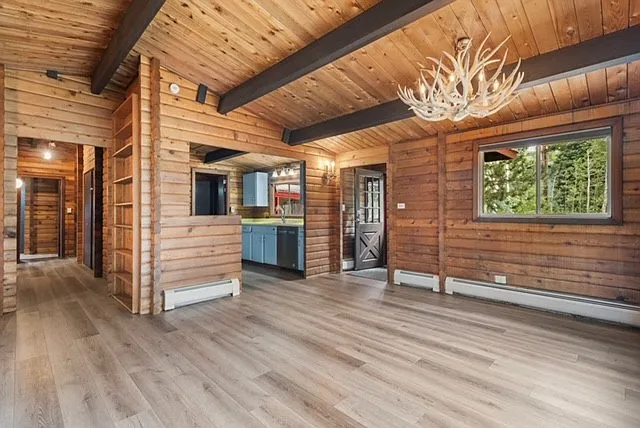 1285 Riverside Dr — Photo 27