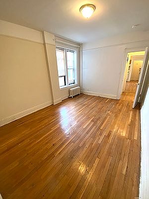 5th image of 30-33 32nd St #4J