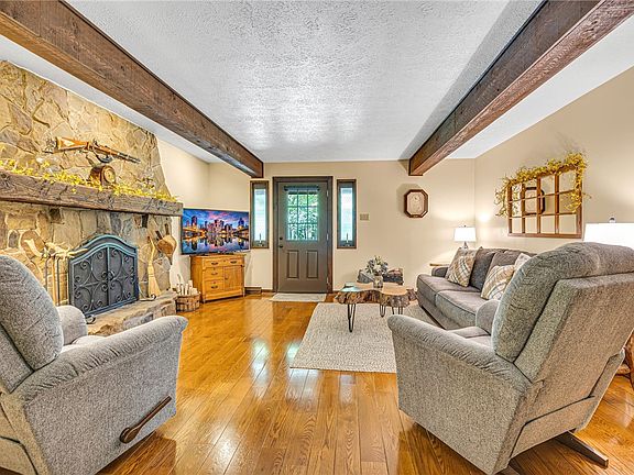 3rd image of 260 Todd Ln