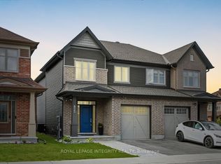 825 Indica St, Ottawa, ON K2S 2J8