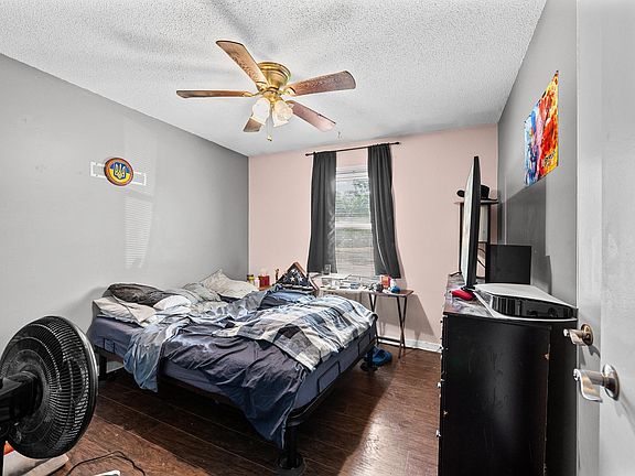 4th image of 202 Hilldale Ave