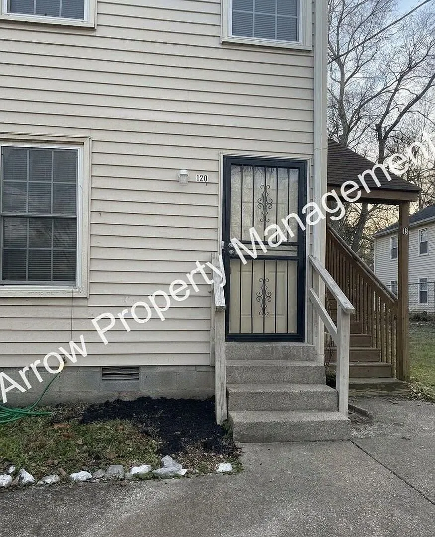 Great 2 Bedroom Home in Madison! — Photo 1