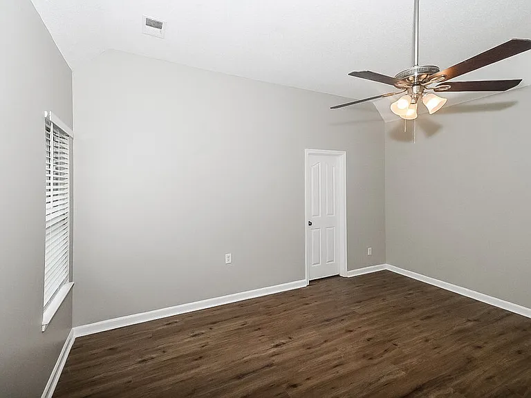 2785 Pinnacle Dr — Photo 10