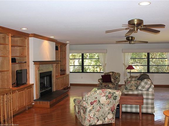 3rd image of 2227 Oak Beach Blvd