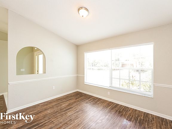 5th image of 4124 Persian Ln