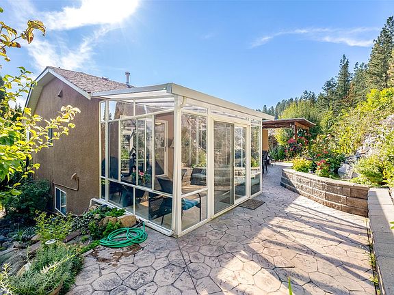 3rd image of 1056 Caledonia Way