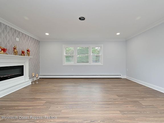 4th image of 12 Elkton Ct