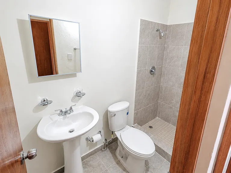 1673 Calle 34 SW — Photo 11