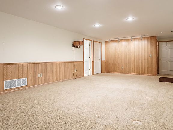 4th image of 1273 N Crest Dr #1273