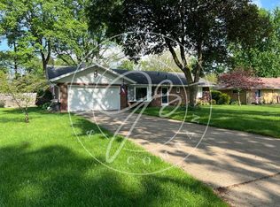 6016 Angleview Dr, Sylvania, OH 43560