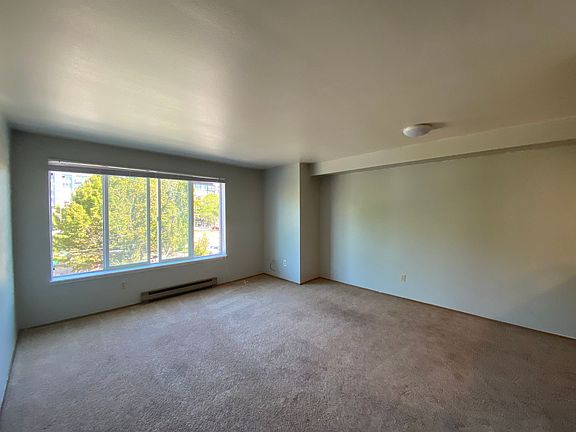 3rd image of 5021 Brooklyn Ave NE APT 35