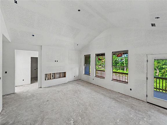 4th image of 5 Selland Ln