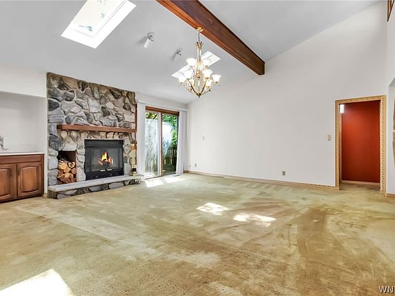 4th image of 229 Robin Rd