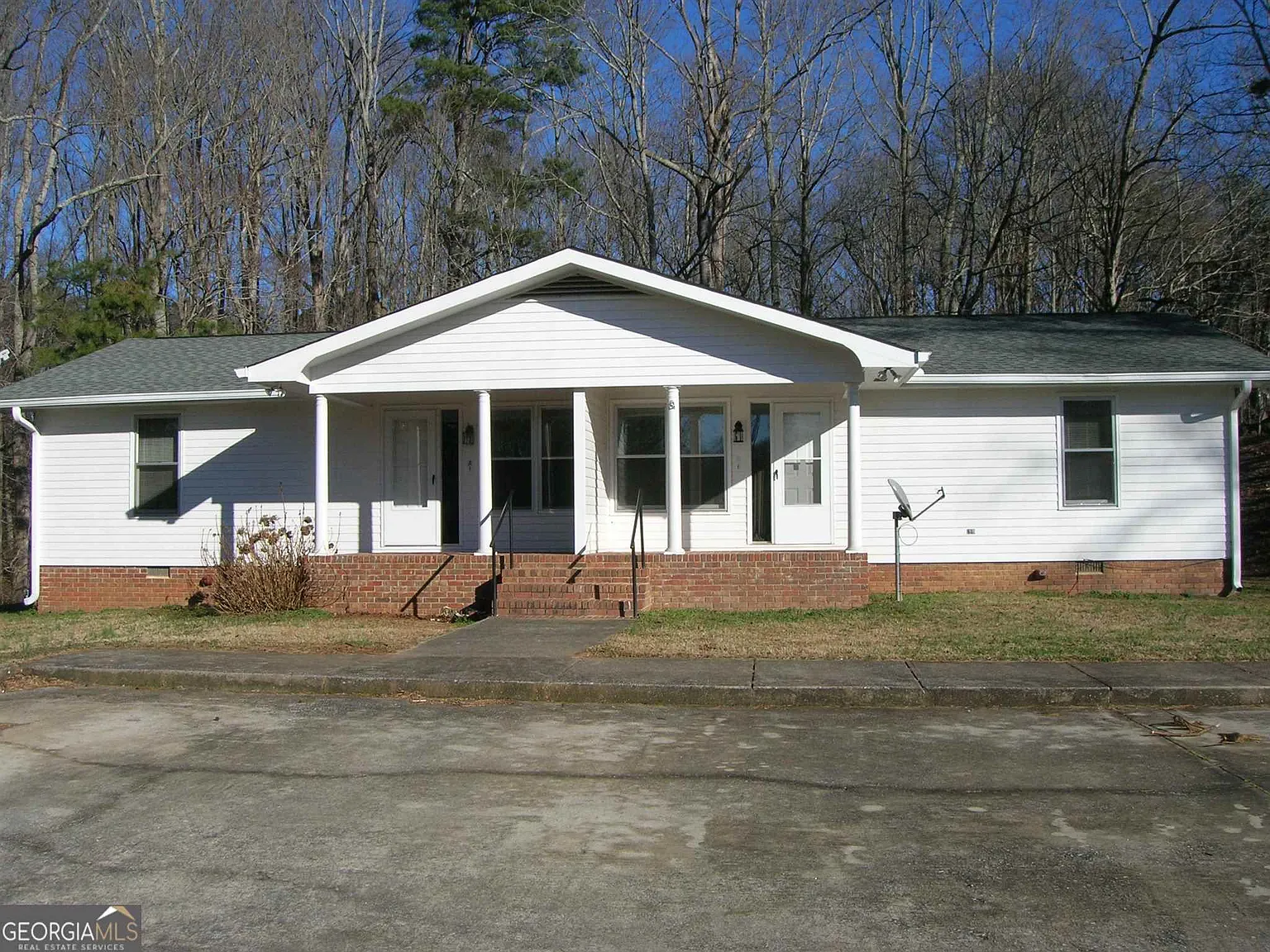 159 Oak Lake Rd #B photo 1