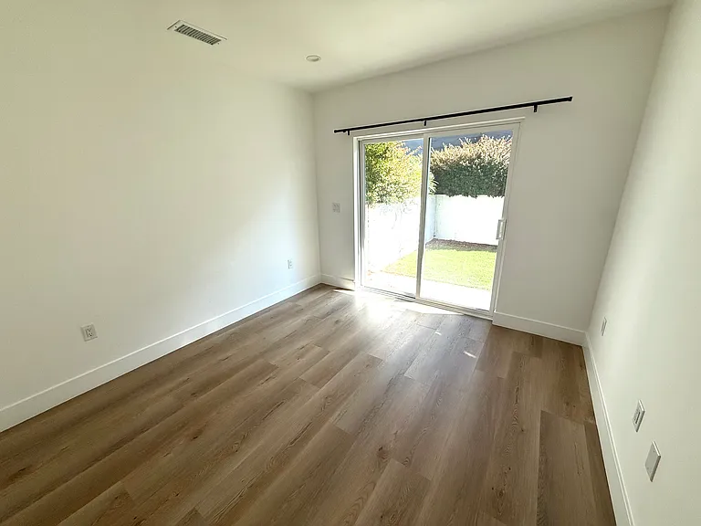 2140 Marathon St — Photo 13