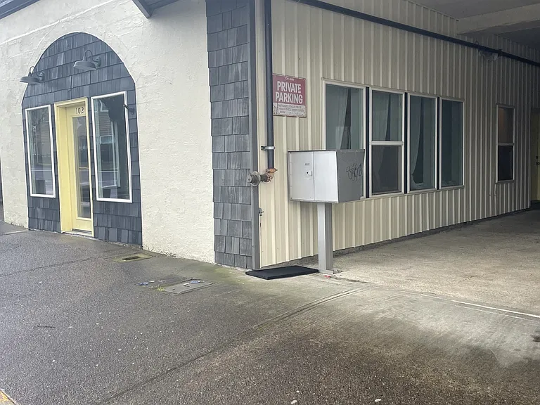 170 N Main St — Photo 8